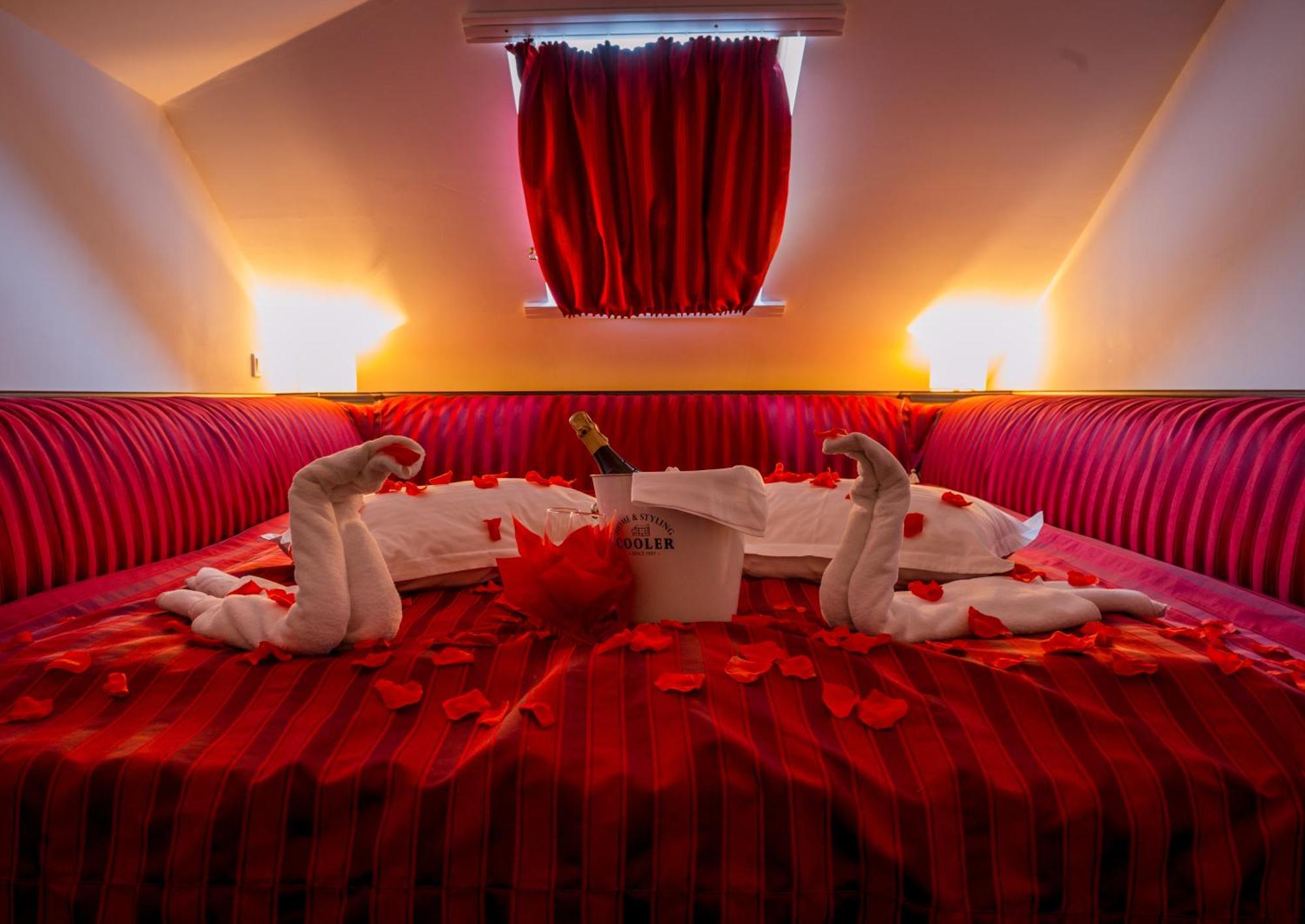 Emire Boutique Hotel Zărneşti Værelse billede