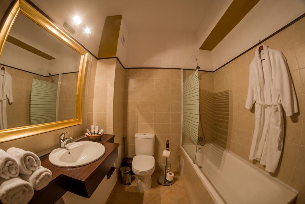 Emire Boutique Hotel Zărneşti Værelse billede